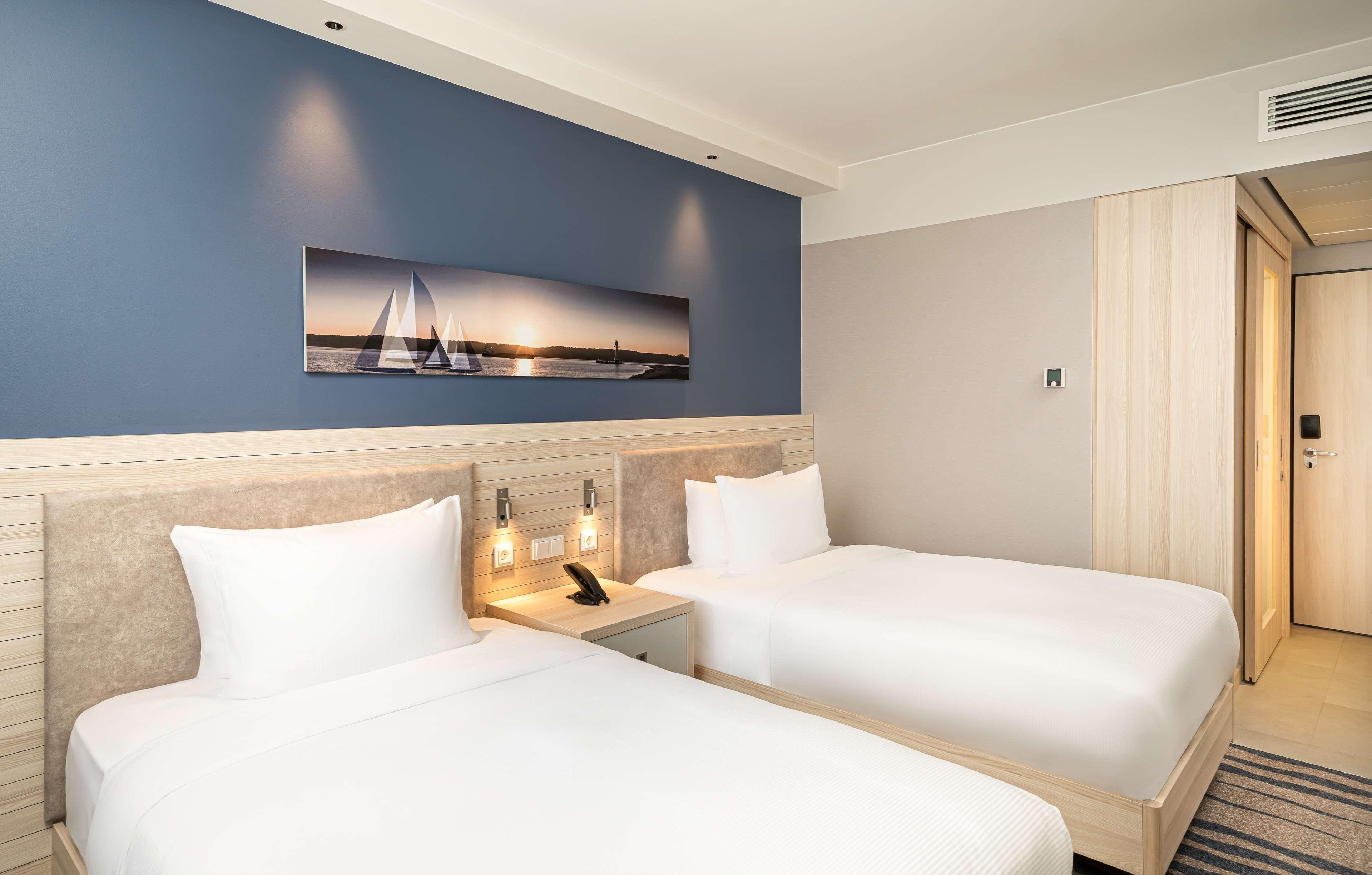 Hotel Hampton By Hilton Kiel Esterno foto
