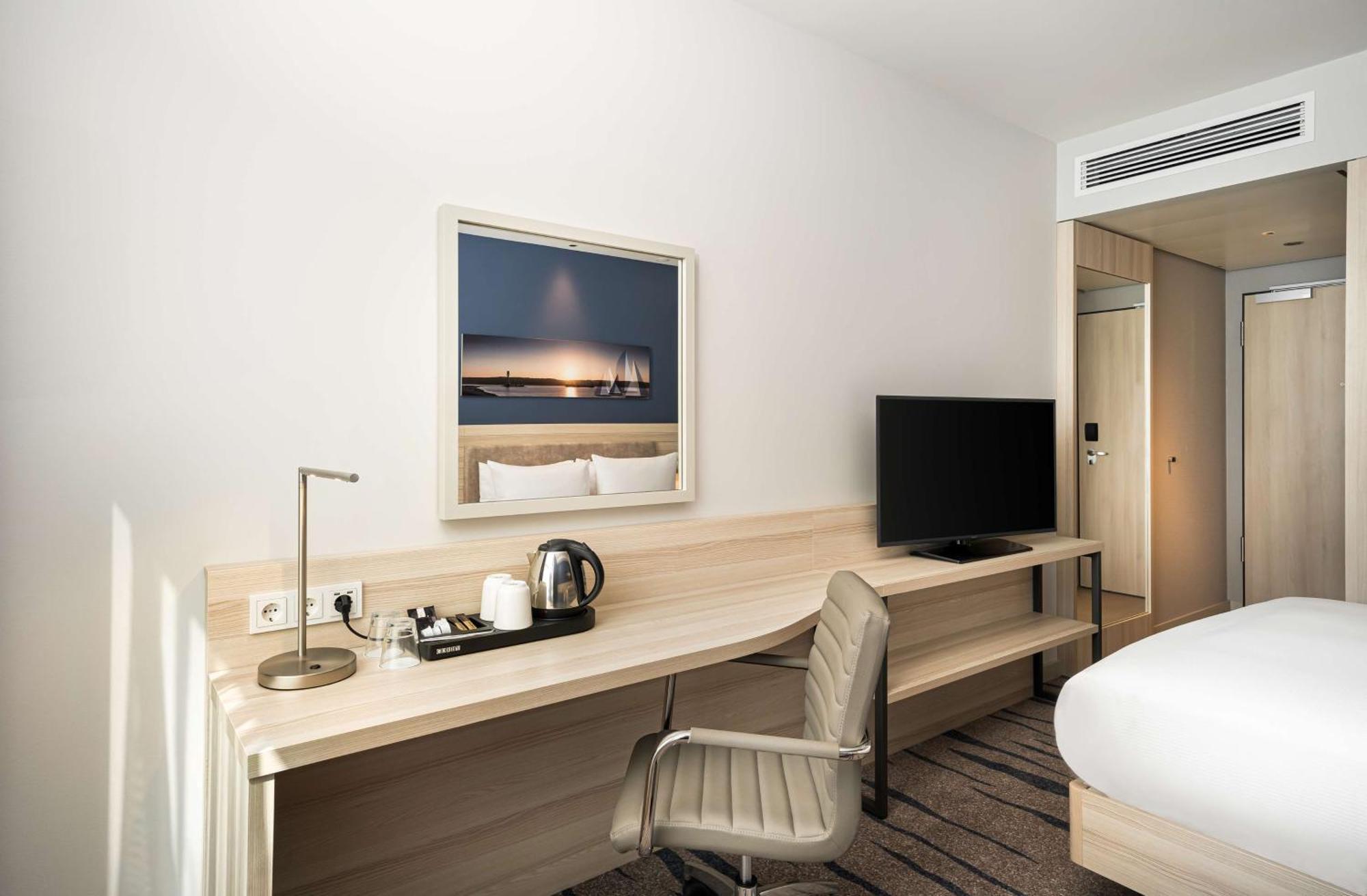 Hotel Hampton By Hilton Kiel Esterno foto