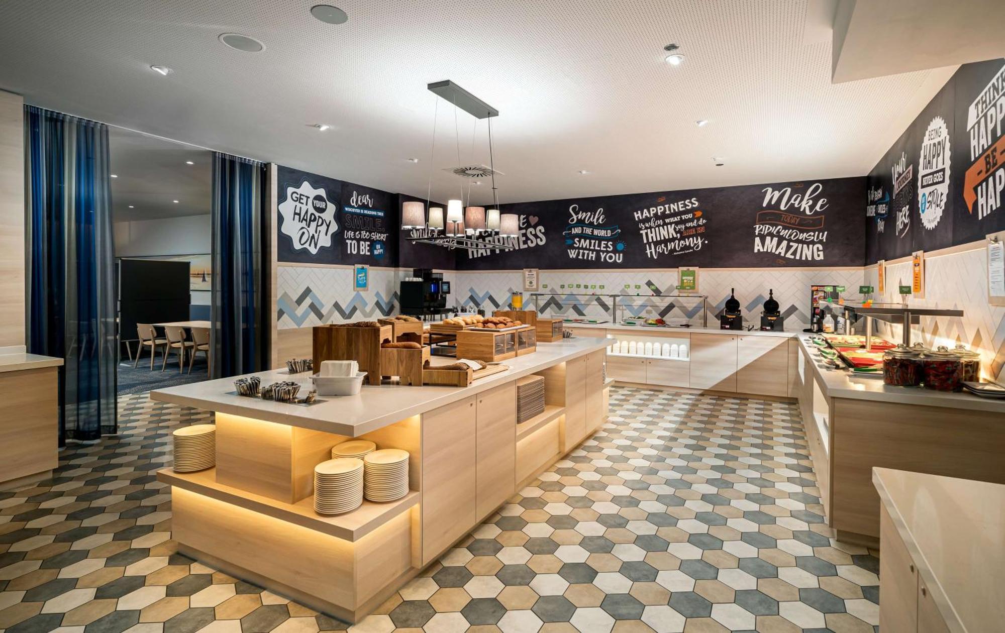 Hotel Hampton By Hilton Kiel Esterno foto